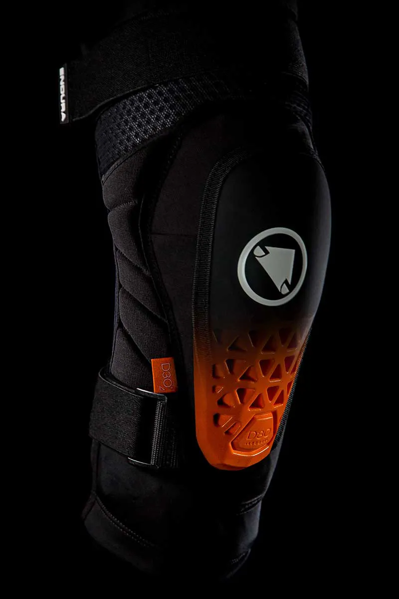 Endura MT500 Hard Shell Knee Pads in Black-5