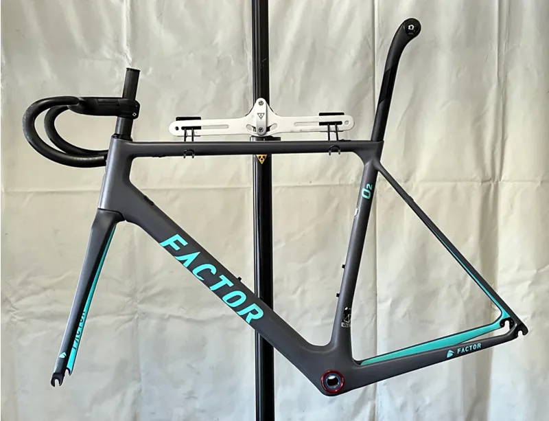 Factor O2 Carbon Road Frameset 56cm in Grey and Turquoise - Ex-Display-2