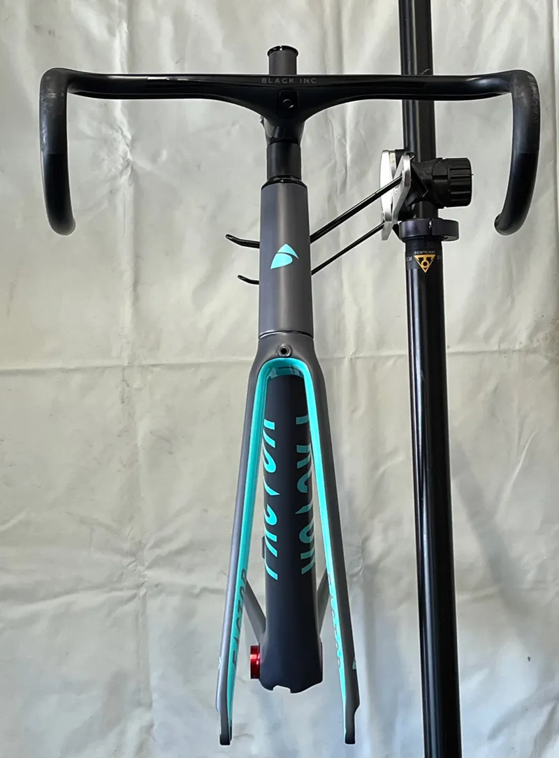 Factor O2 Carbon Road Frameset 56cm in Grey and Turquoise - Ex-Display-12