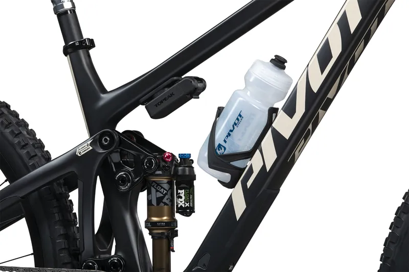 2024 Pivot Cycles Switchblade Pro XT/XTR Mountain Bike - Stealth Mojave-3