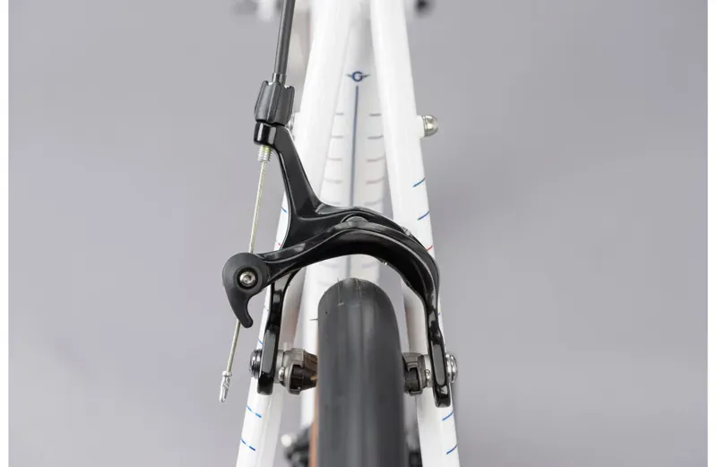 Genesis Equilibrium Steel Road Bike in White-9