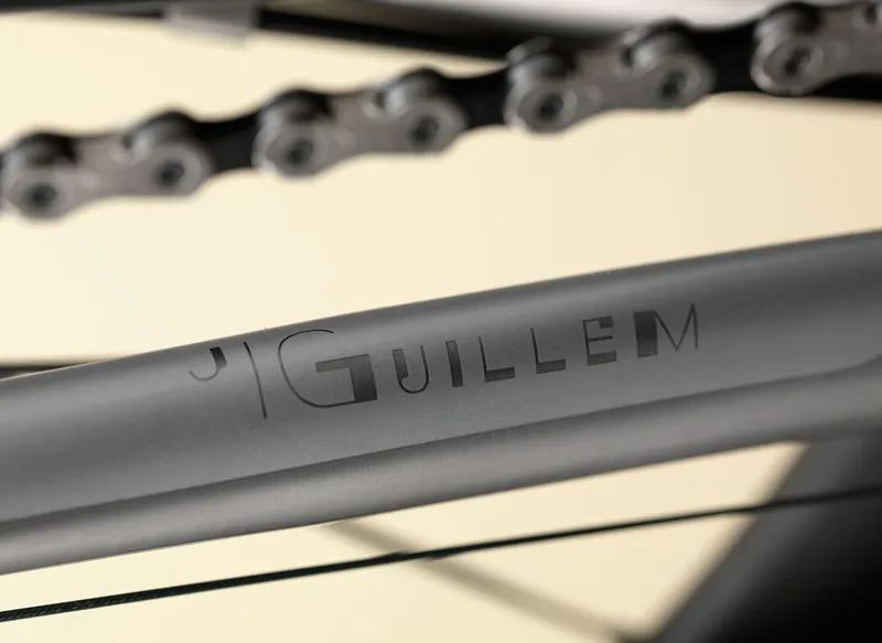J. Guillem Major Disc Ultegra Titanium Road Bike-2