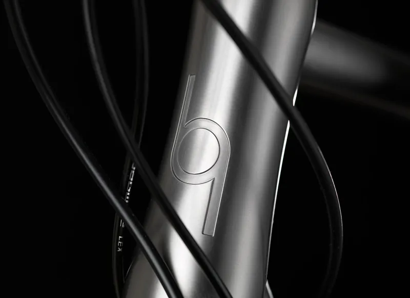 J. Guillem Major Disc Ultegra Titanium Road Bike-10