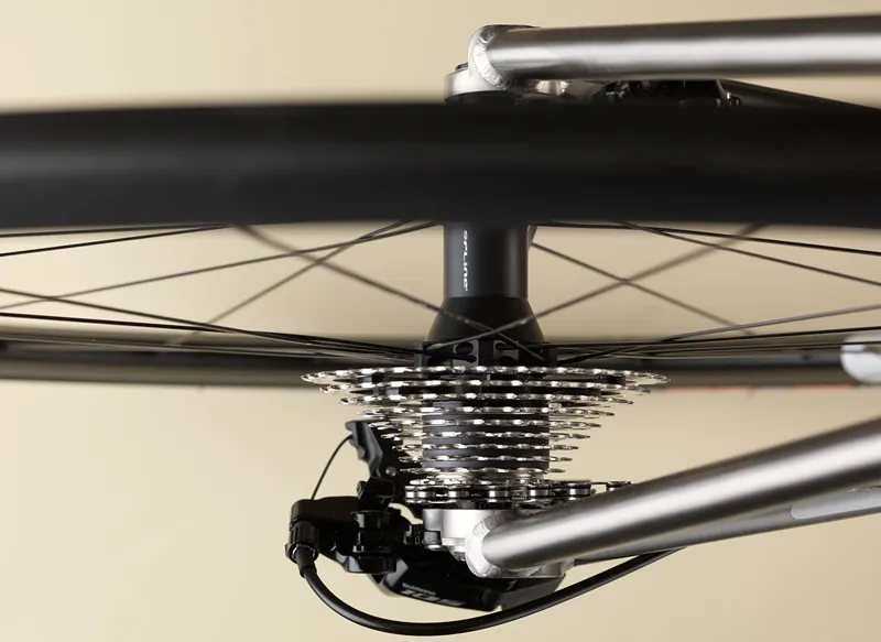 J. Guillem Major Disc Ultegra Titanium Road Bike-6