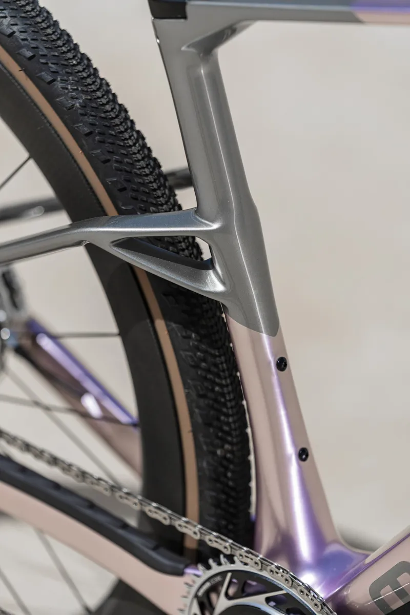 2026 Mondraker Arid Carbon S Gravel Bike in Mirage Silver-4