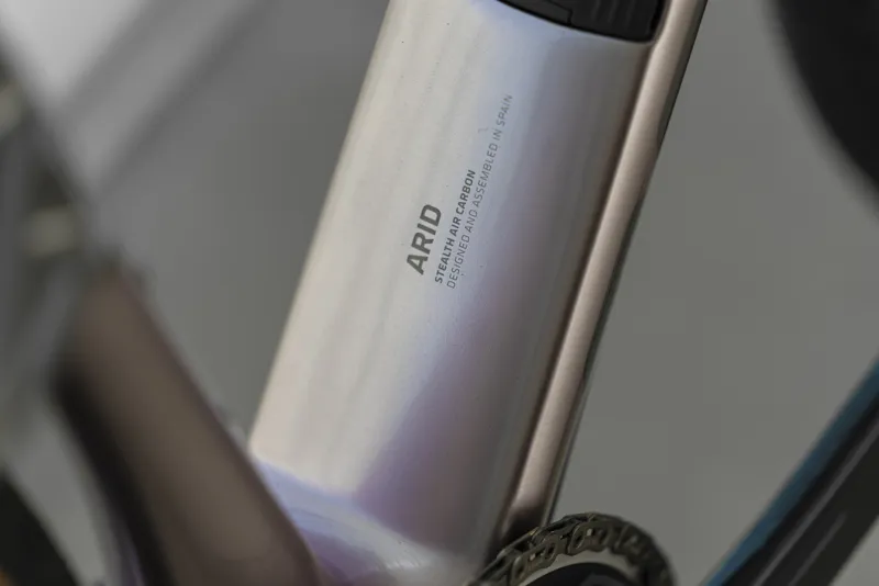 2026 Mondraker Arid Carbon R Gravel Bike in Mirage Silver-5