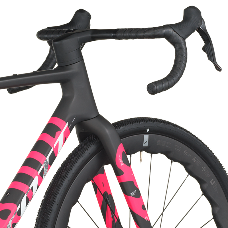 2026 Scott Addict Gravel RC Bike in Carbon Black/Pink-4
