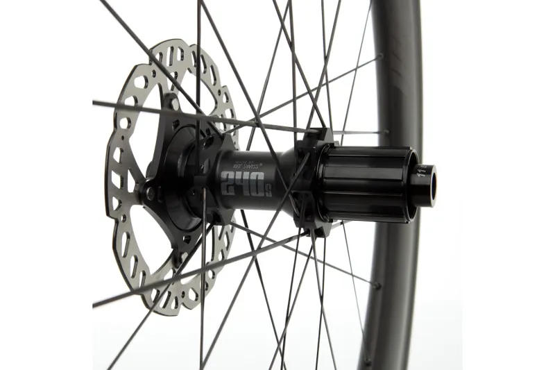 FFWD F4D DT240 Tubeless Carbon Clincher Disc Wheelset-3