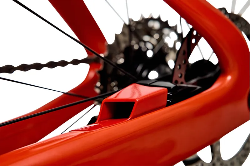 2025 Argon18 E117 Disc 105 Triathlon Bike in Flaming Red-2