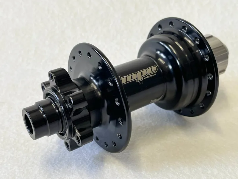 Hope DH Pro 4 Rear Hub 157mm 12mm 32H in Black -1