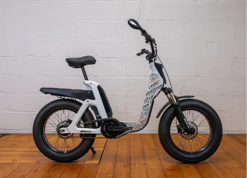 Fantic Issimo Urban in Gloss White