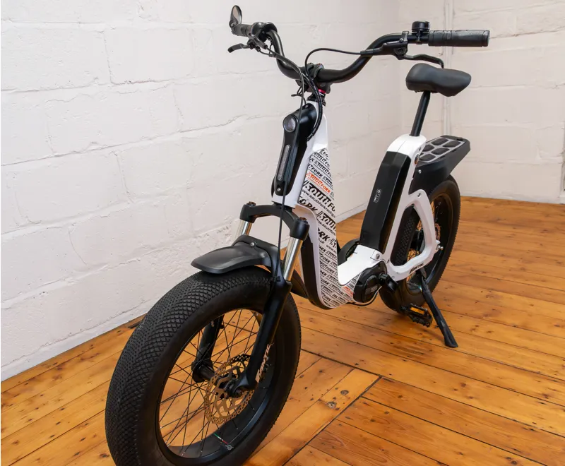 Fantic Issimo Urban in Gloss White-4