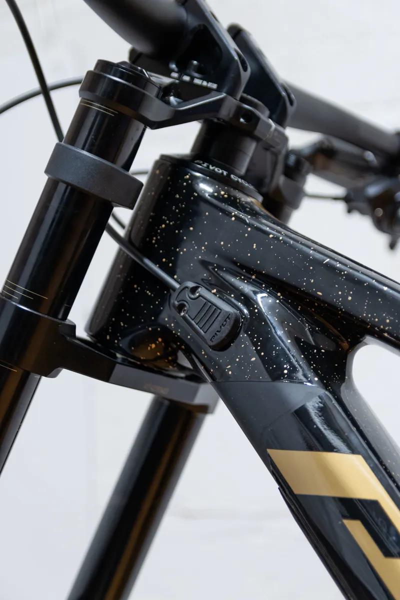 Pivot Cycles Phoenix Pro Saint Downhill Bike in Black/Gold-6