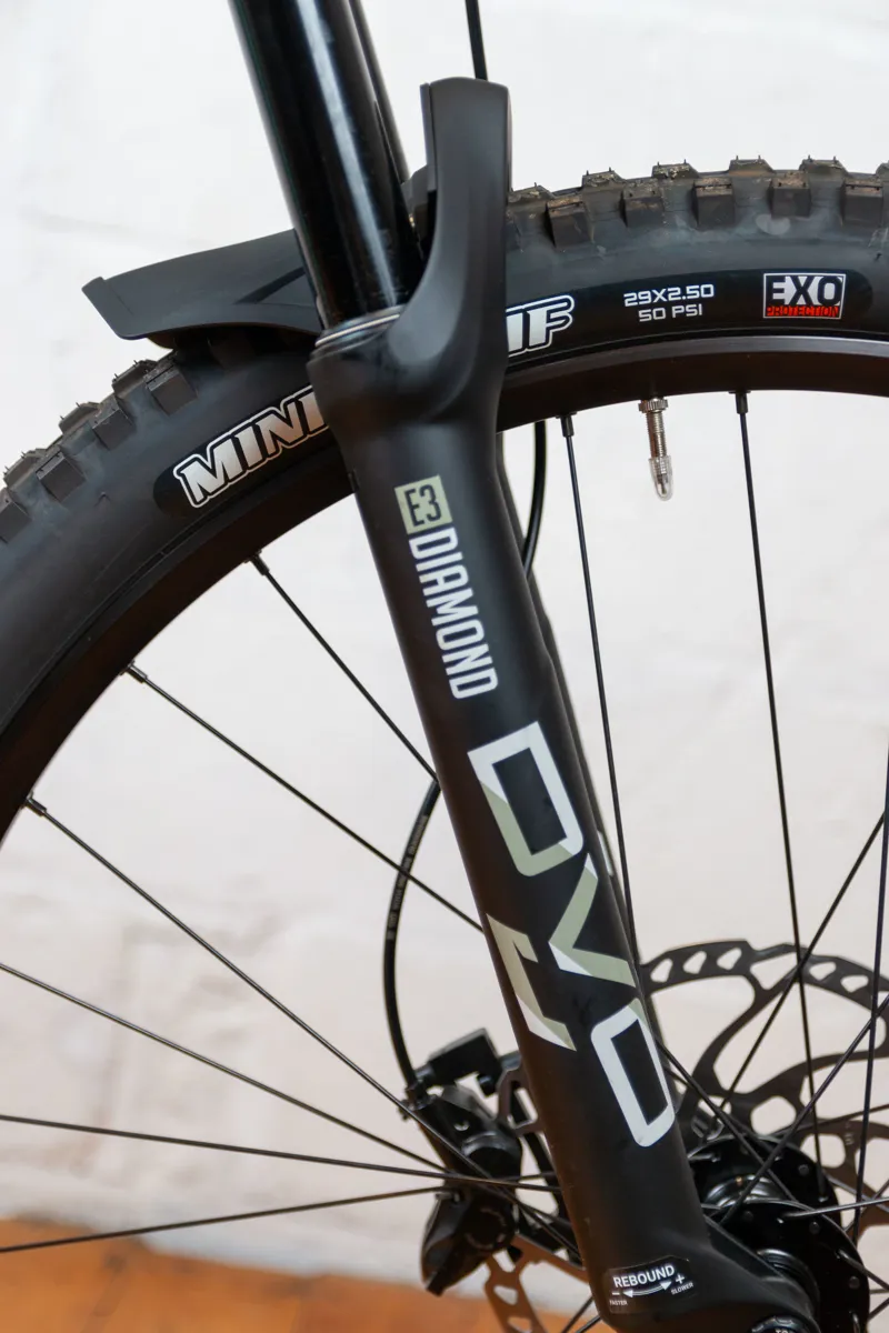 2023 Focus Jam2 6.7 Electric Mountain Bike in Green/Blue-9