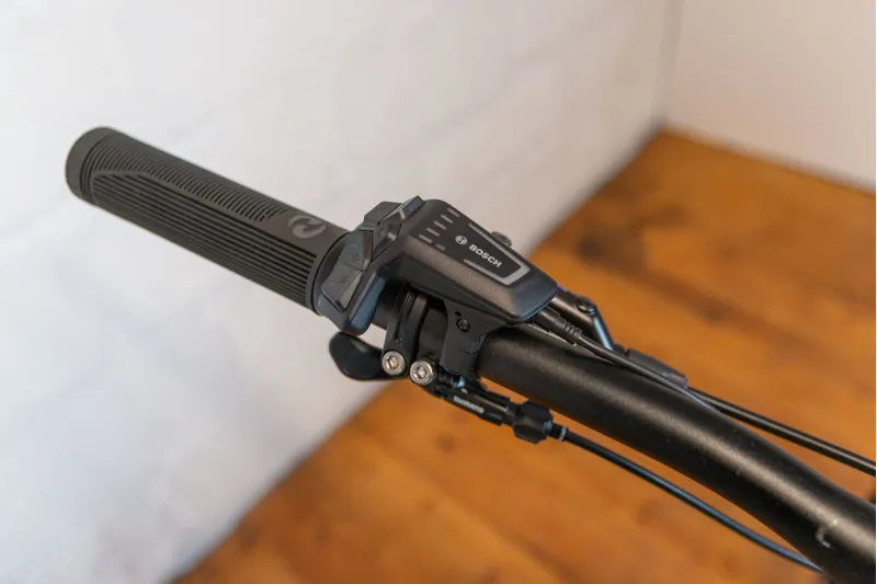 2023 Focus Jam2 6.7 Electric Mountain Bike in Green/Blue-8