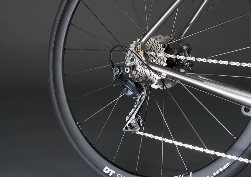 J. Guillem Orient Ultegra Di2 Titanium Disc Road Bike-8