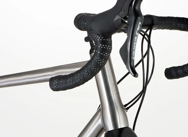 J. Guillem Orient Ultegra Di2 Titanium Disc Road Bike-3