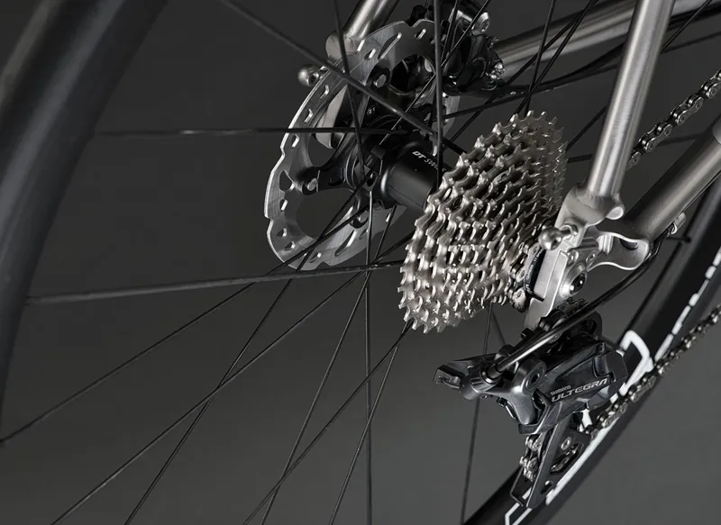 J. Guillem Orient Ultegra Di2 Titanium Disc Road Bike-10
