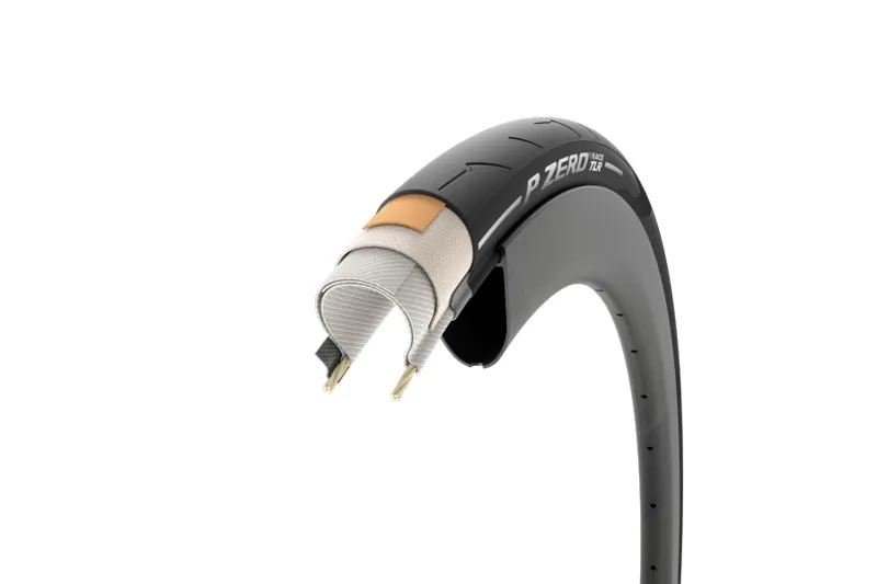 Pirelli P Zero Race 700x28 - Copertura Senza Camera Per Strada