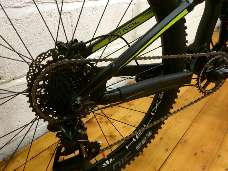 2016 Transition Patrol Mountain Bike Black/Yellow Large-8